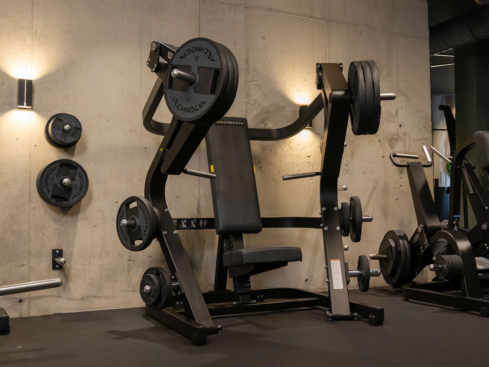 Technogym Pure Strength Chest Press